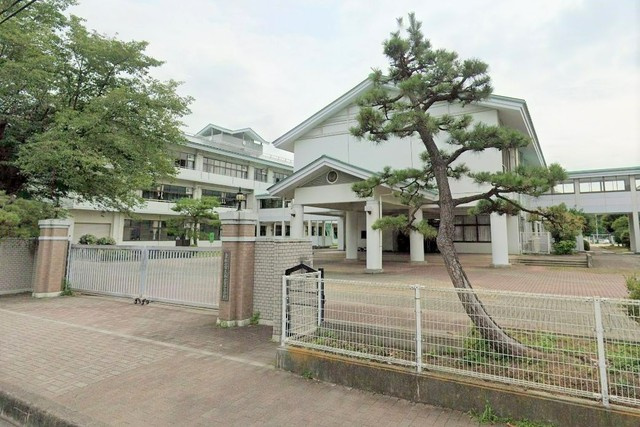 東松山市松葉町　中古売戸建の周辺