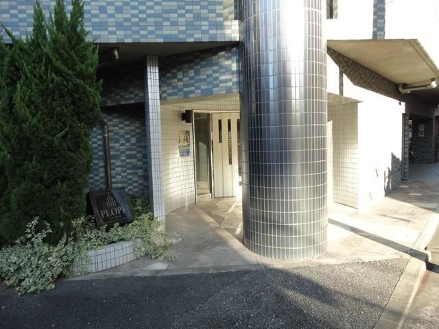 プロフ南大井のエントランス