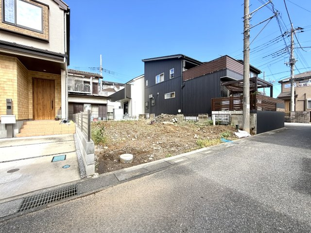 越谷市大沢１５期１号棟グラファーレ　新築戸建の外観|夢のマイホームがここに誕生します。近隣の雰囲気や生活利便施設の距離感もあわせてご確認いただけます。