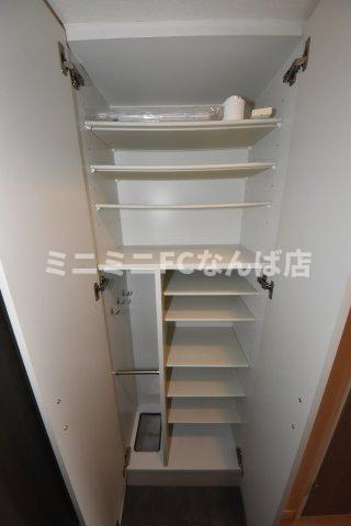 プレサンス北浜ラ・フェスタのその他共用部分|こんなシューズインクローク中々ありません！