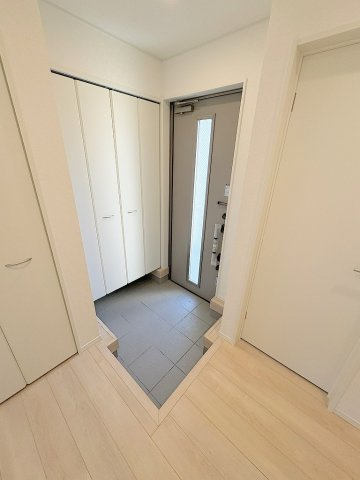 三郷市高州4丁目　新築戸建　全7棟　3号棟の玄関|同施工会社の参考写真になります。