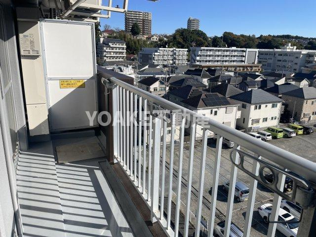 フラット座間のバルコニー|別号室の写真となります。現況優先。