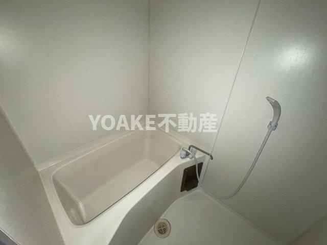 フラット座間の浴室|別号室の写真となります。現況優先。