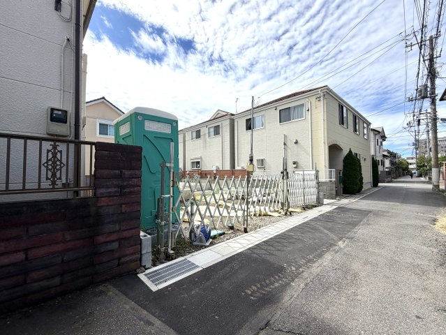 越谷市大沢　１号棟新築戸建の外観|家の安全を支える大切な基礎工事の様子。強度と耐久性に優れた安心の構造でしっかりと施工しています。