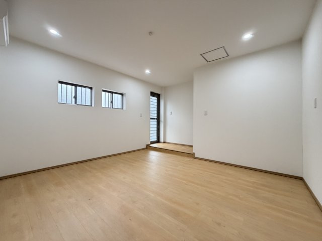 戸縦の洋室