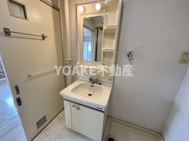 フラット座間の洗面所|画像は別部屋のものです。現況優先。