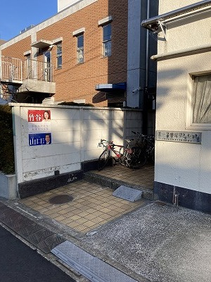 エース奥沢マンションのエントランス