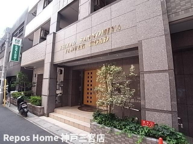 エスリード三宮フラワーロードのエントランス