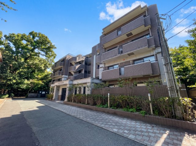 アートウィル赤坂の外観|総戸数20戸。都心でありながら、緑に包まれた静かで落ち着きのある住環境