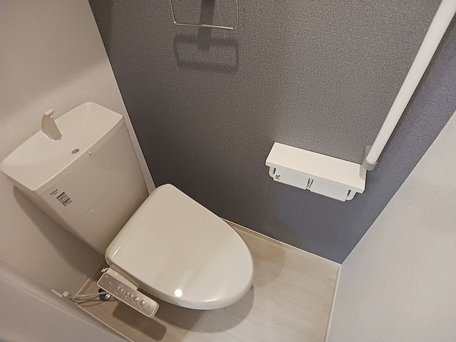 ブルーコーラルのトイレ|温水洗浄機能付き暖房便座です。