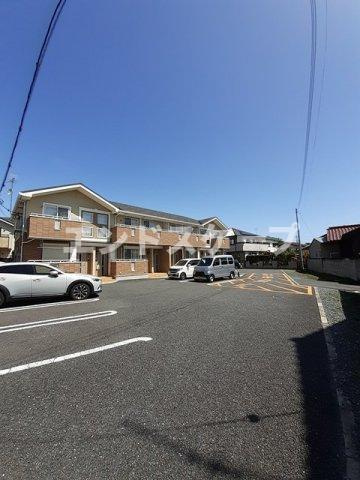 イーストユニゾンの駐車場|高崎、前橋のお部屋探しはエンドスケープまで！お客様の理想お聞かせ下さい♪