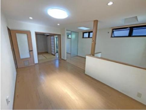 東松山市殿山町　中古売戸建の居間・リビング