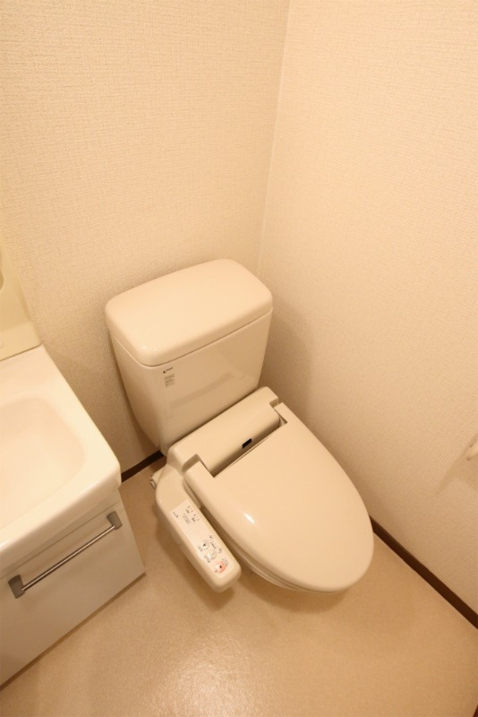 リファレンス下呉服町のトイレ|清潔感のあるトイレです。