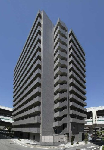 ルーブル板橋区役所前の外観
