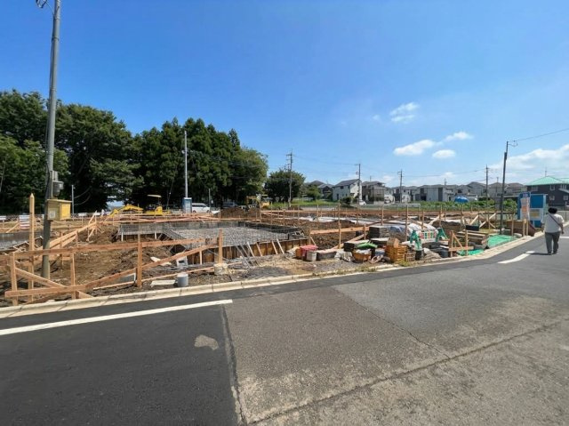 日野新町５丁目Ⅲの前面道路含む現地写真