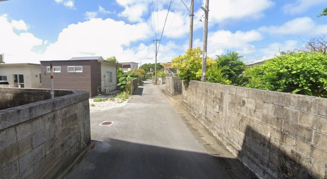 糸満市名城　第1（全2棟）の前面道路含む現地写真|西側公道3.9ｍ♪