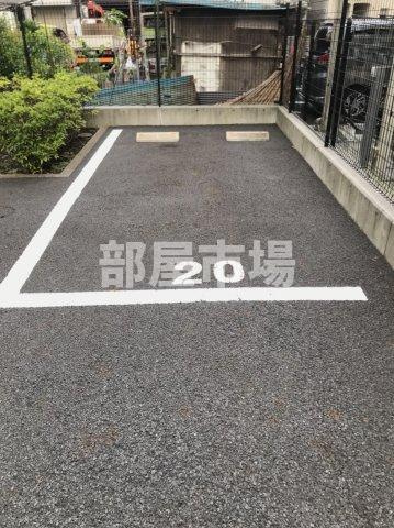 エスティメゾン押上の駐車場