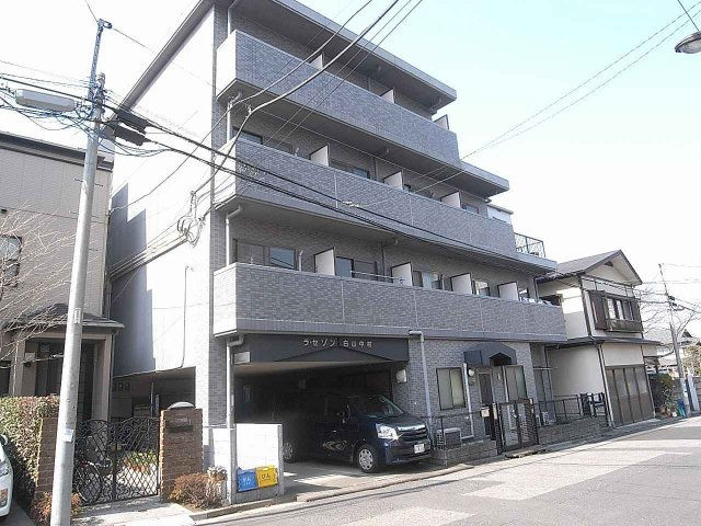 ラ・セゾン白山の外観