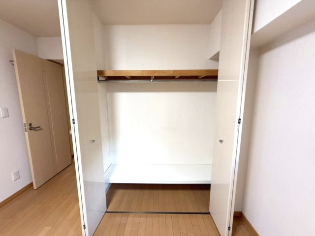 グラビスコート三条堺町の収納
