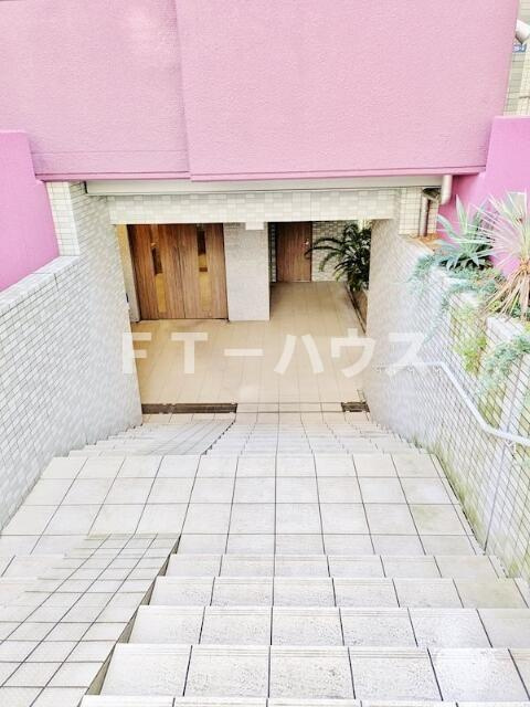 ＰＡＲＫ　ＳＱＵＡＲＥ国府台のエントランス