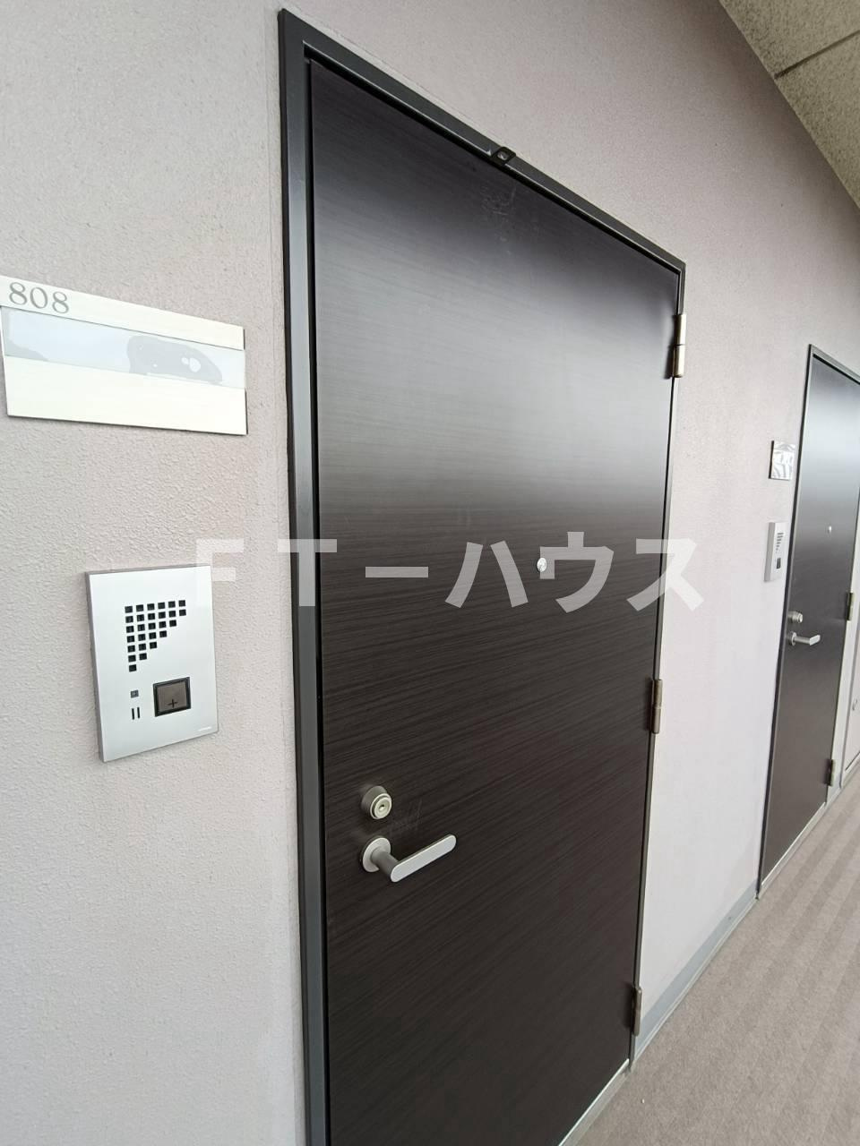レジディア西船橋の玄関