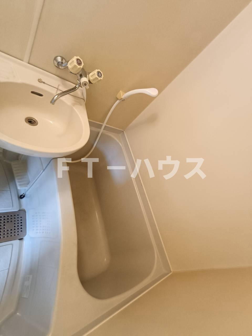ハートハウス原木中山の洗面所