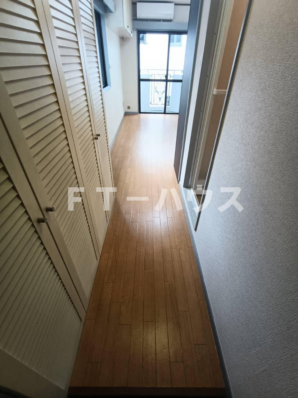 ハートハウス原木中山の玄関