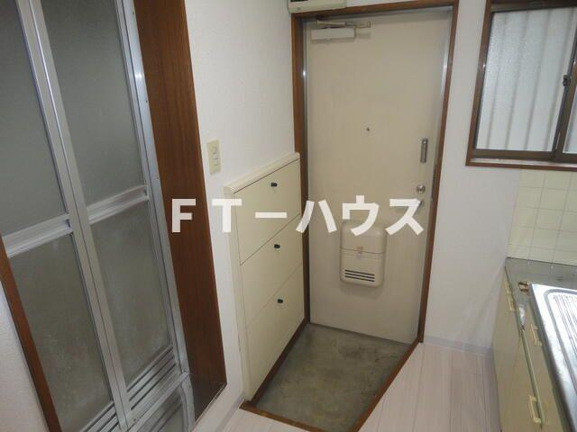 パレス中山の玄関