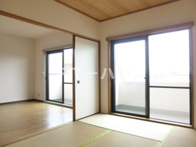 エムズ・アーク Ａ棟の和室|居室全景
