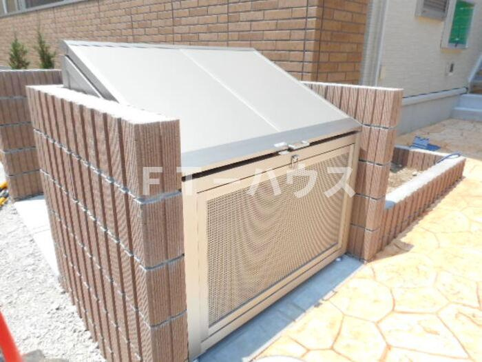 コンフォールのその他|入居者様専用ゴミストッカー
