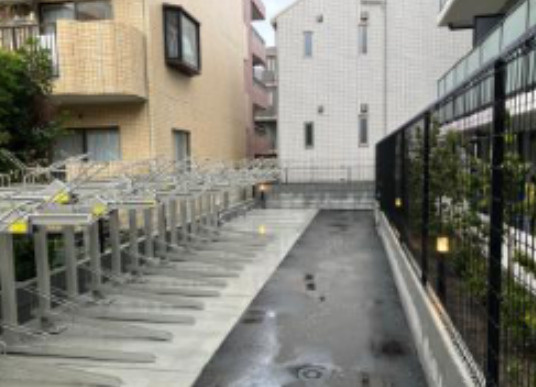 S-RESIDENCE南行徳berenの駐車場