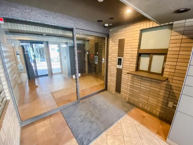 レジディア行徳のエントランス