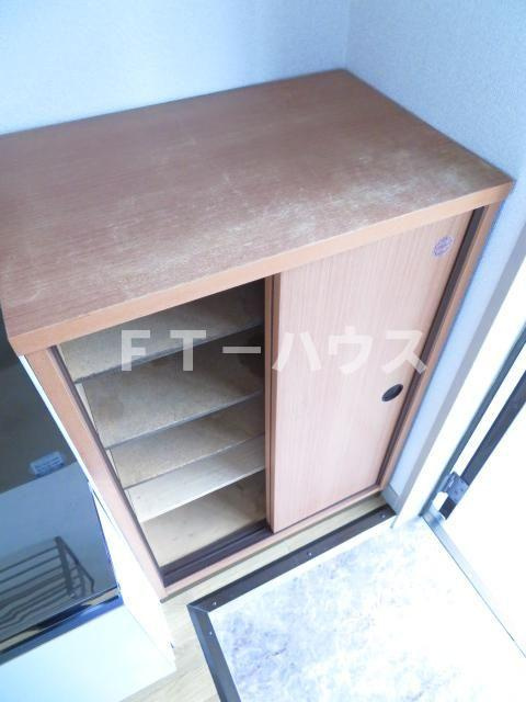 コーポ南行徳Ｃ棟の玄関