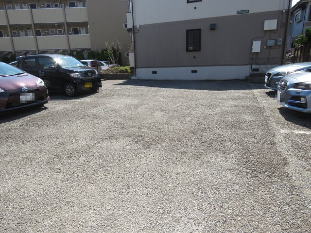 ラフィーネの駐車場
