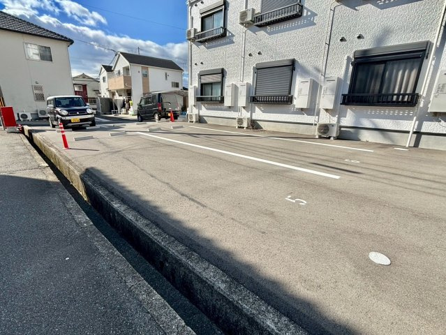 MImi　COCOの駐車場