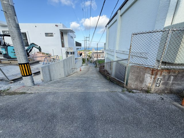 うるま市具志川　オーシャンビューの前面道路含む現地写真|北側公道4ｍ♪