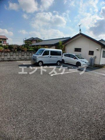 ベルソレイユⅠの駐車場|高崎、前橋のお部屋探しはエンドスケープまで！お客様の理想お聞かせ下さい♪