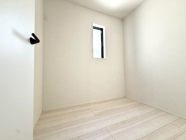 越谷市下間久里２０期１号棟グラファーレ　新築戸建の洋室|独立性が高くプライベートな時間を大切にできる洋室。家族それぞれが自分の時間を快適に過ごせます。