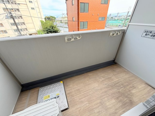 エスリード新大阪ヴェルデのバルコニー