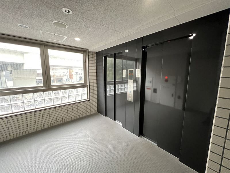 グランド・ガーラ横濱元町のエントランス