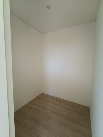 クレイドルガーデン山口市天花 第3　2号棟の収納|2畳のウォークインクローゼットです