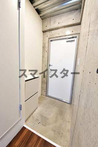 カーサトリプルエーの玄関