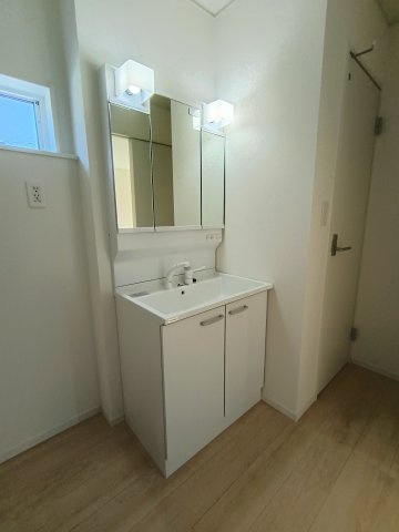 クレイドルガーデン山口市天花 第3　1号棟の独立洗面台