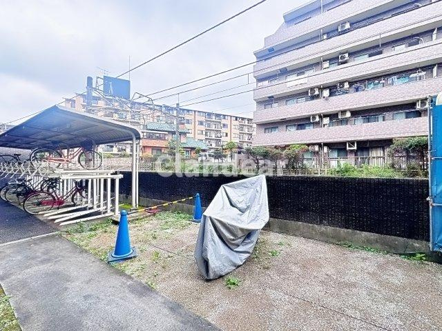 ガーデンコート松戸五香の駐輪場|ドキドキの新生活も、安心してスタート。ぴったりの住まいを見つけませんか？クランディアが一緒に住まい選びをサポートします‼　まずは、お気軽にお問合せください　＃クランディア