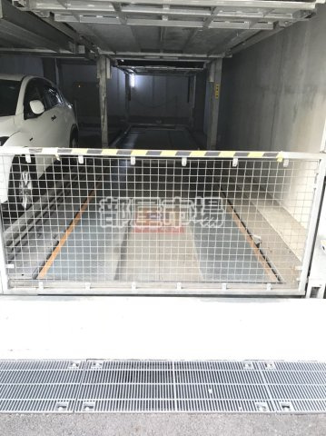 エスティメゾン押上の駐車場