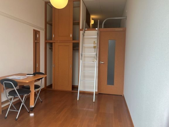 レオパレス平和台の寝室