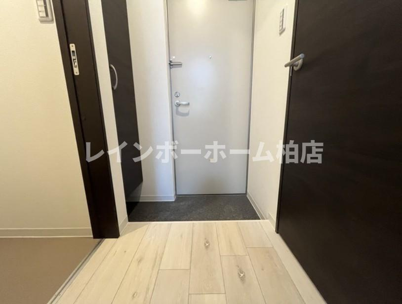 特典：仲介手数料が無料です!!の玄関