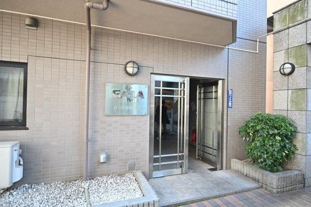 ガーラ笹塚駅前のエントランス