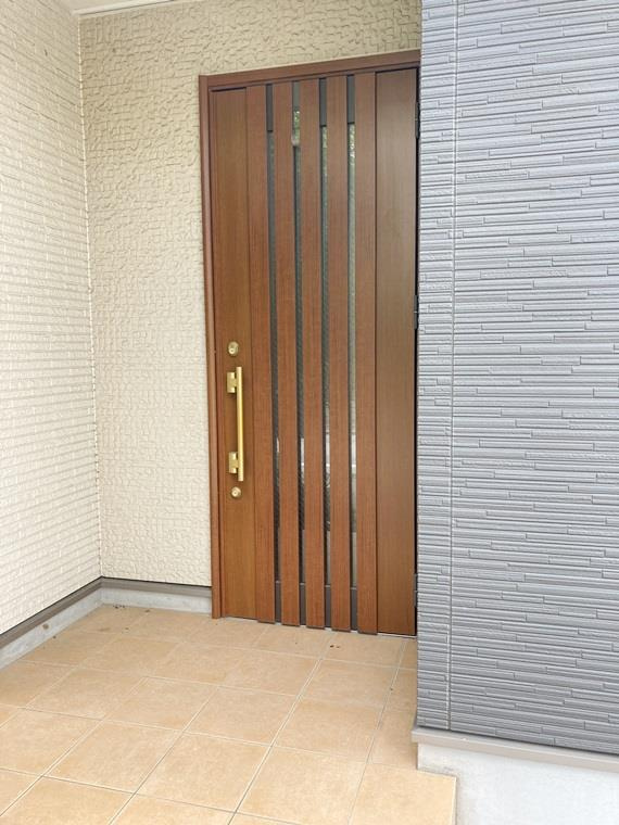 田柄戸建のエントランス
