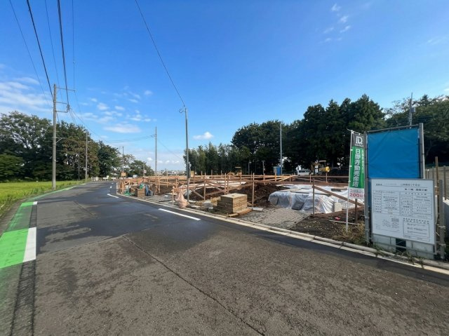 日野新町５丁目Ⅲの前面道路含む現地写真